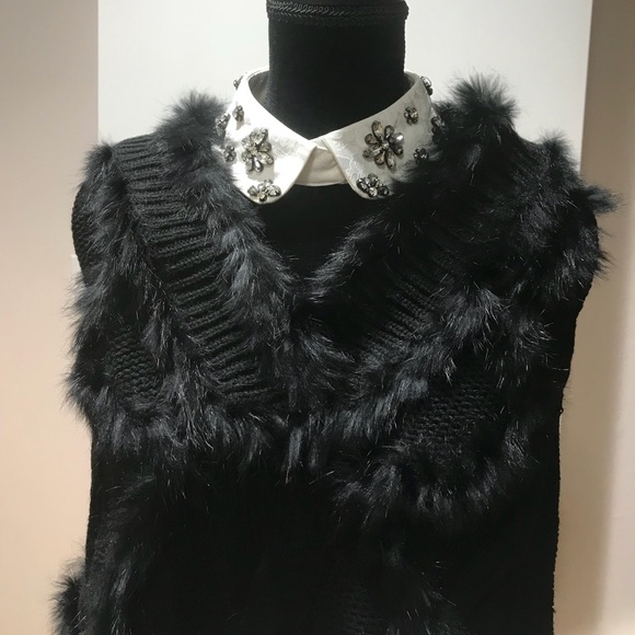 dolce Cabo Jackets & Blazers - 💥FLASH SALE💥 Hooded Rabbit Fur Cape